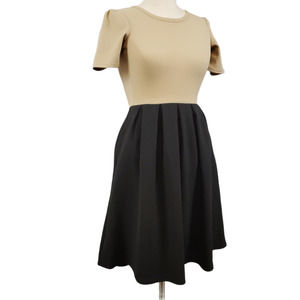 LULAROE | FIT & FLARE SHORT SLEEVE COLOR BLOCK TAN BLACK DRESS WOMEN'S SIZE XXS
